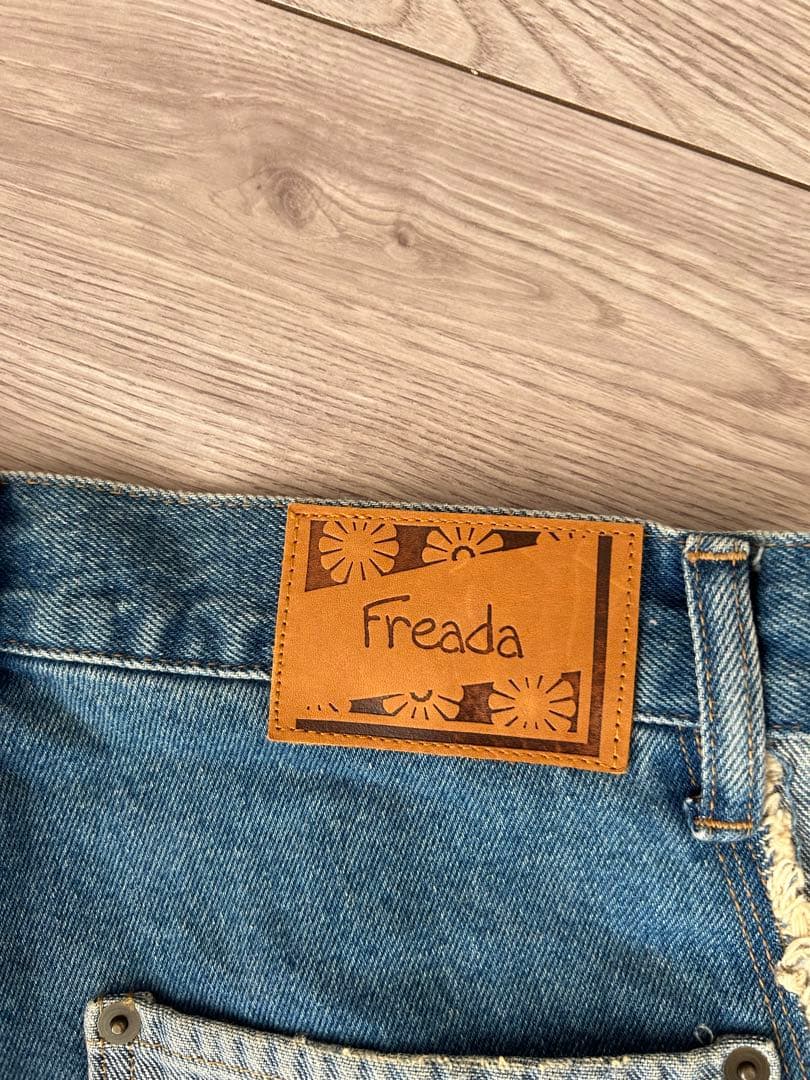 Freada/フリーダ 配色カーブデニム