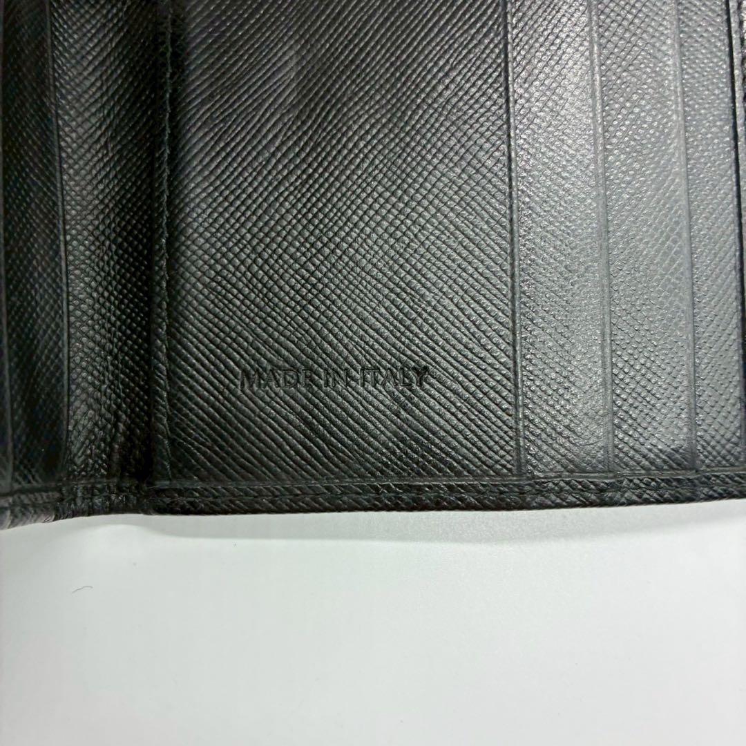 美品✨️PRADA 三角ロゴプレート 三つ折財布 コンパクトウォレット ブラック