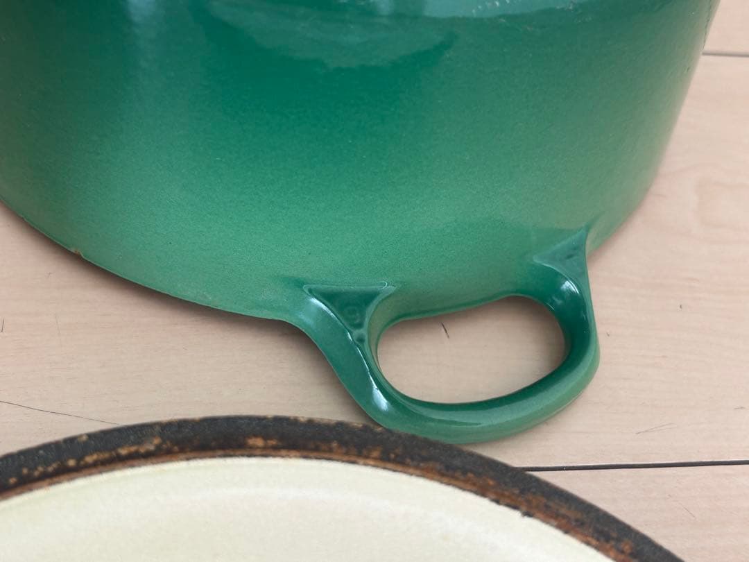 あーり LE CREUSET　ココット ロンド レーシンググリーン22cm