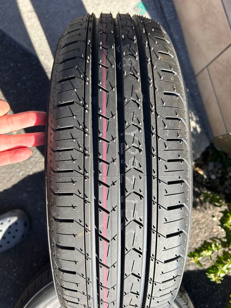 15インチ サマータイヤ 4本セット 185/65 /r15 新車外し