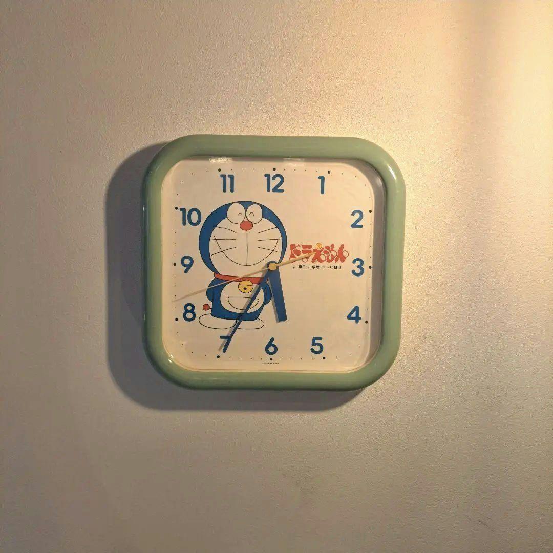 昭和レトロ　ヴィンテージ　ドラえもん 掛時計 緑色 四角形　25×26