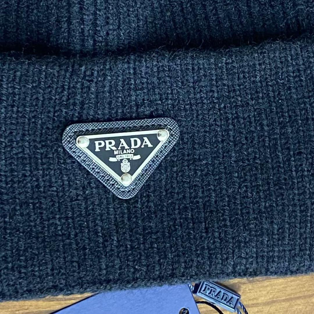 PRADA 黒 ニット帽 ウール