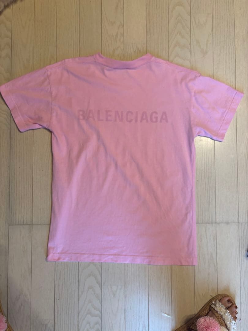 バレンシアガ　Tシャツ　レディース