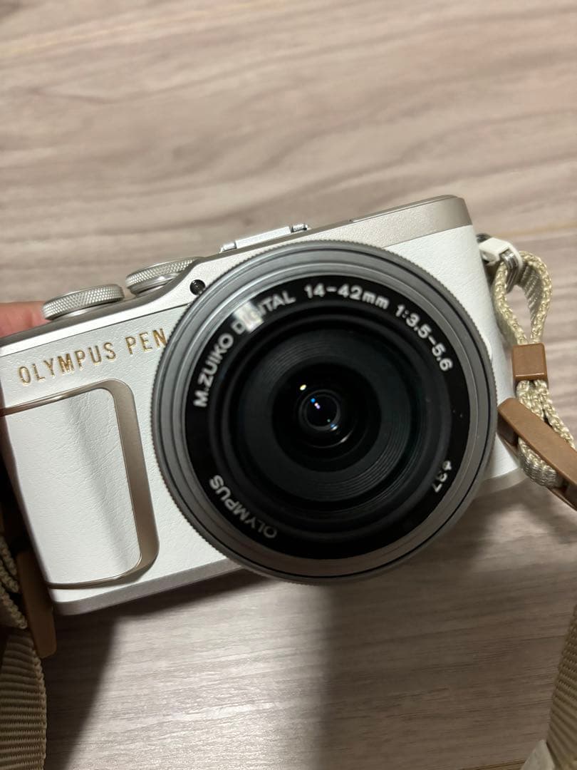 OLYMPUS PEN E-PL10 ホワイト