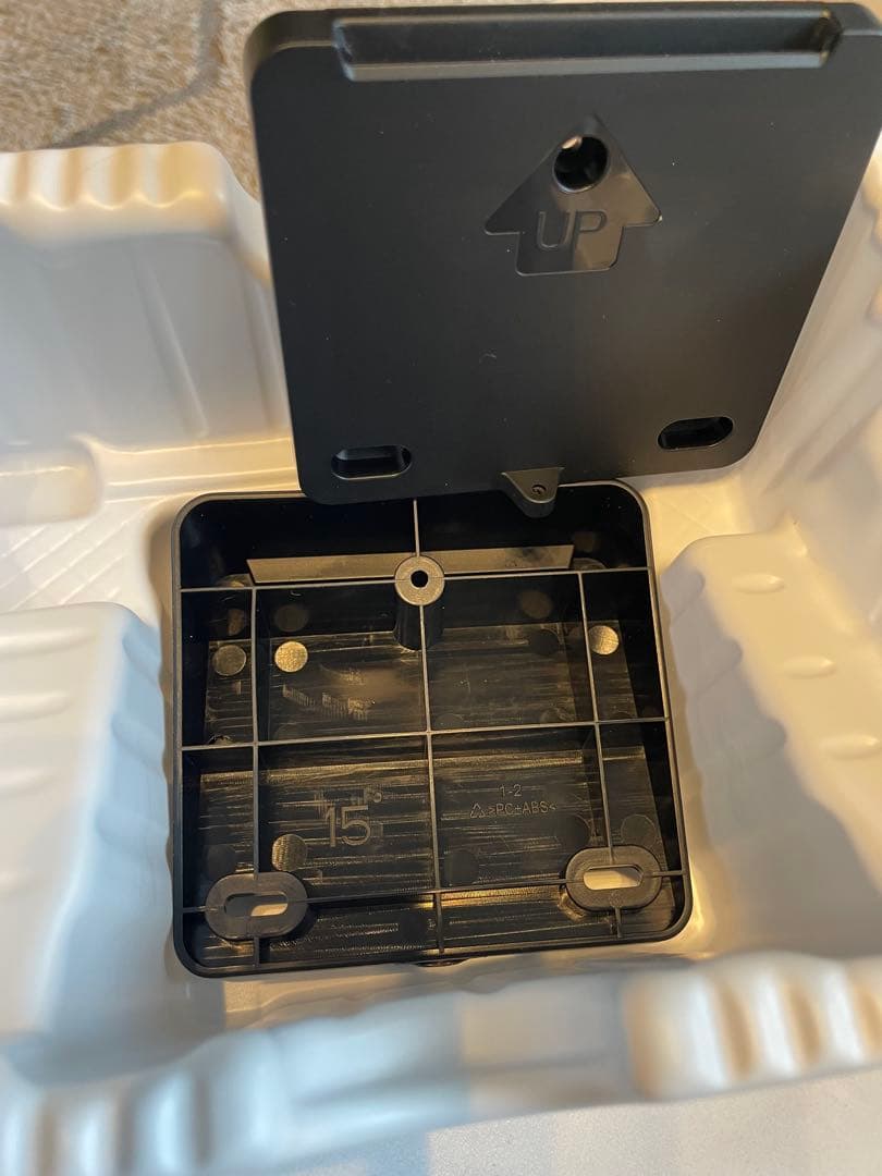 防犯カメラ eufy Security Solar Wall Light Cam S120