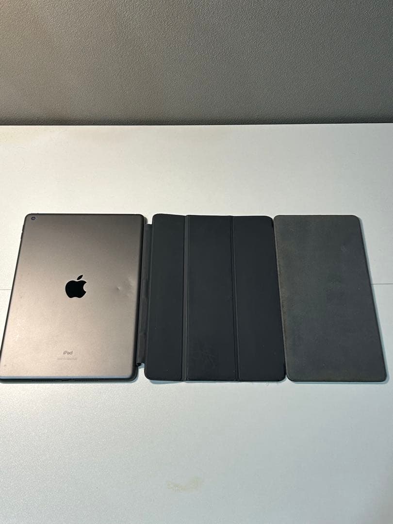 純正iPad (第7世代) 32GB + Smart Keyboard WiFi