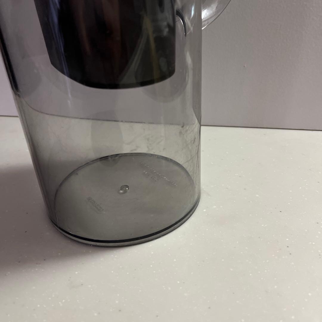 フィルター付きプラスチックピッチャー 約1リットル