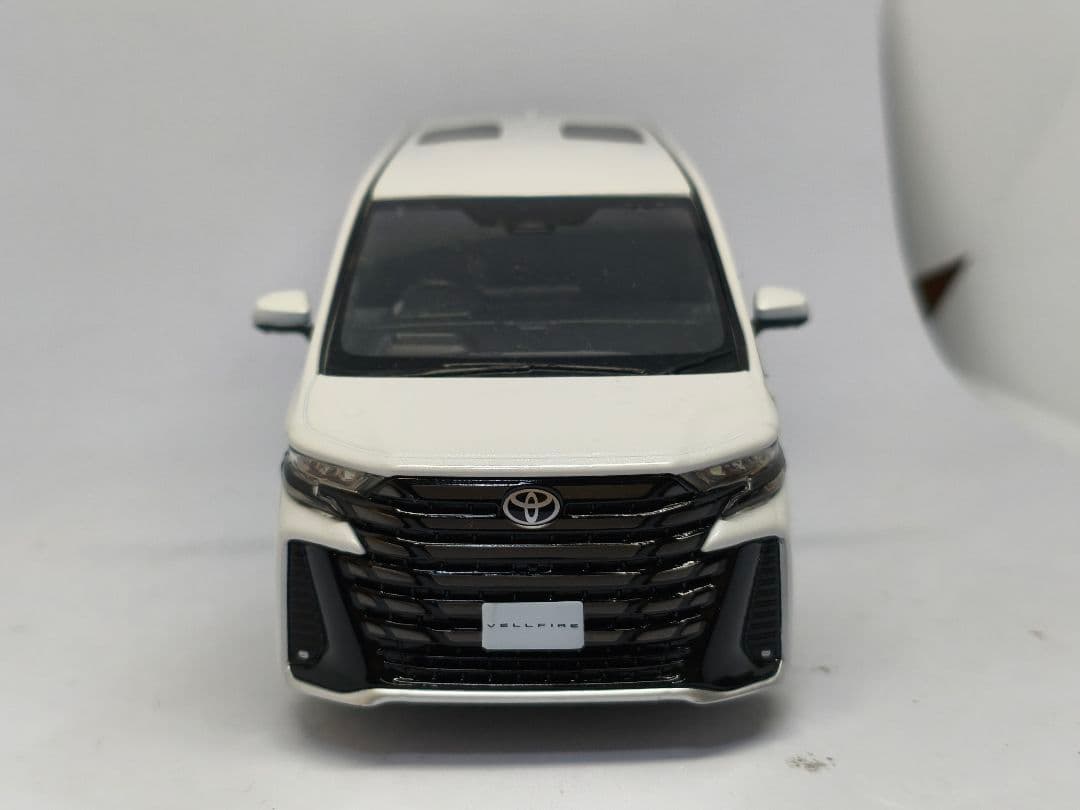 トヨタ ヴェルファイア カラーサンプル ミニカー 1/30 色見本 白 ホワイト
