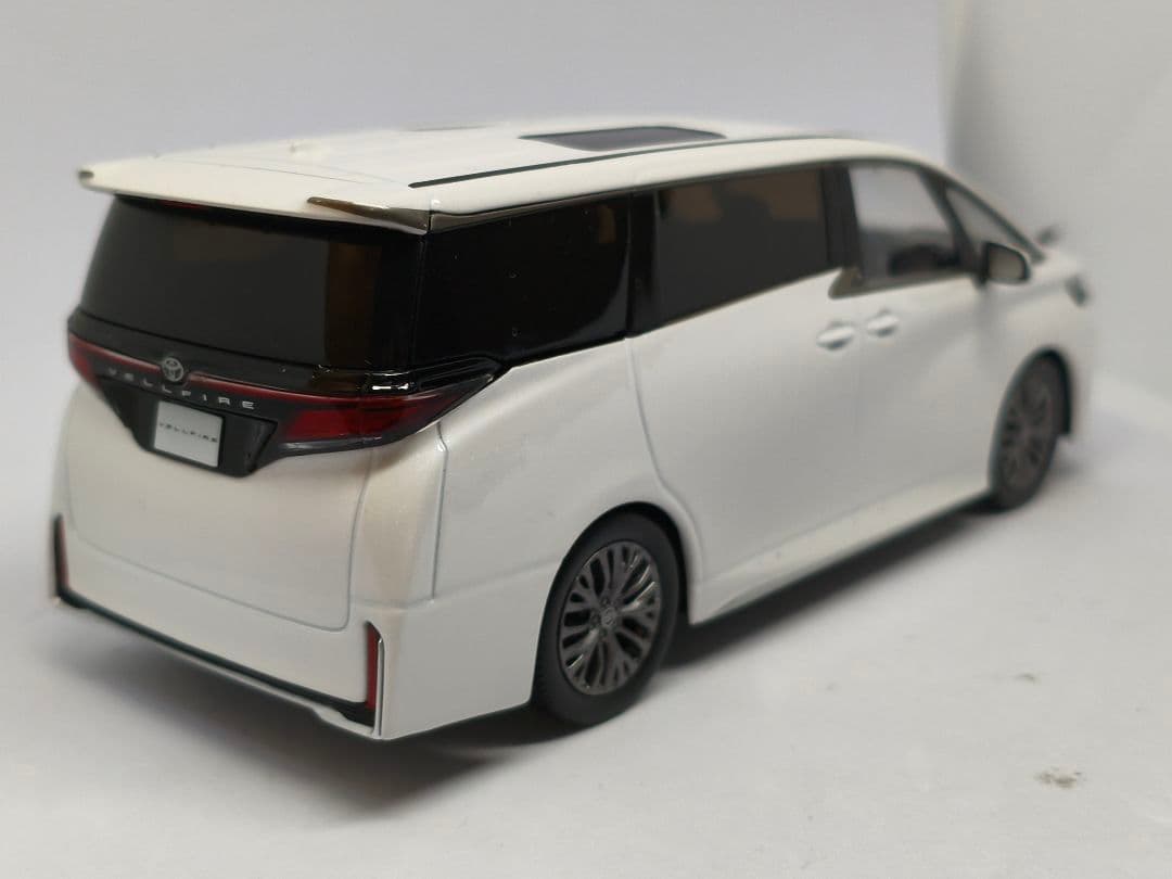 トヨタ ヴェルファイア カラーサンプル ミニカー 1/30 色見本 白 ホワイト