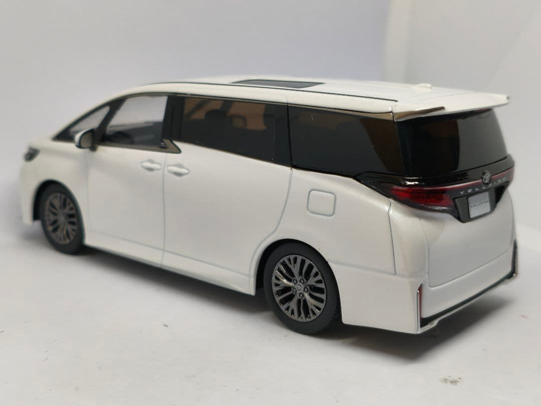 トヨタ ヴェルファイア カラーサンプル ミニカー 1/30 色見本 白 ホワイト