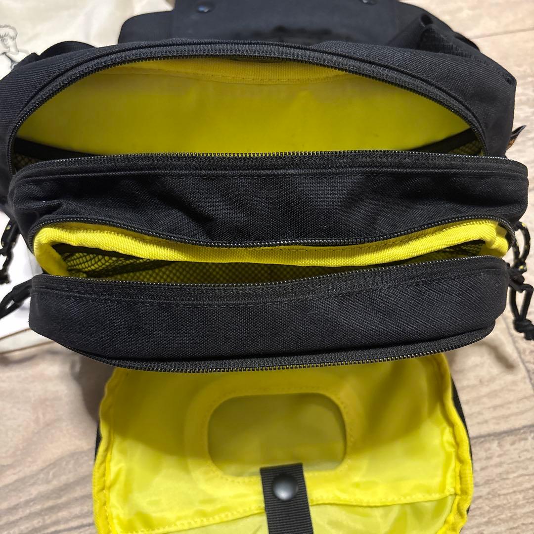 【美品】ハグー Hugoo ヒップシート 抱っこ紐 ショルダーバッグ 収納袋付き