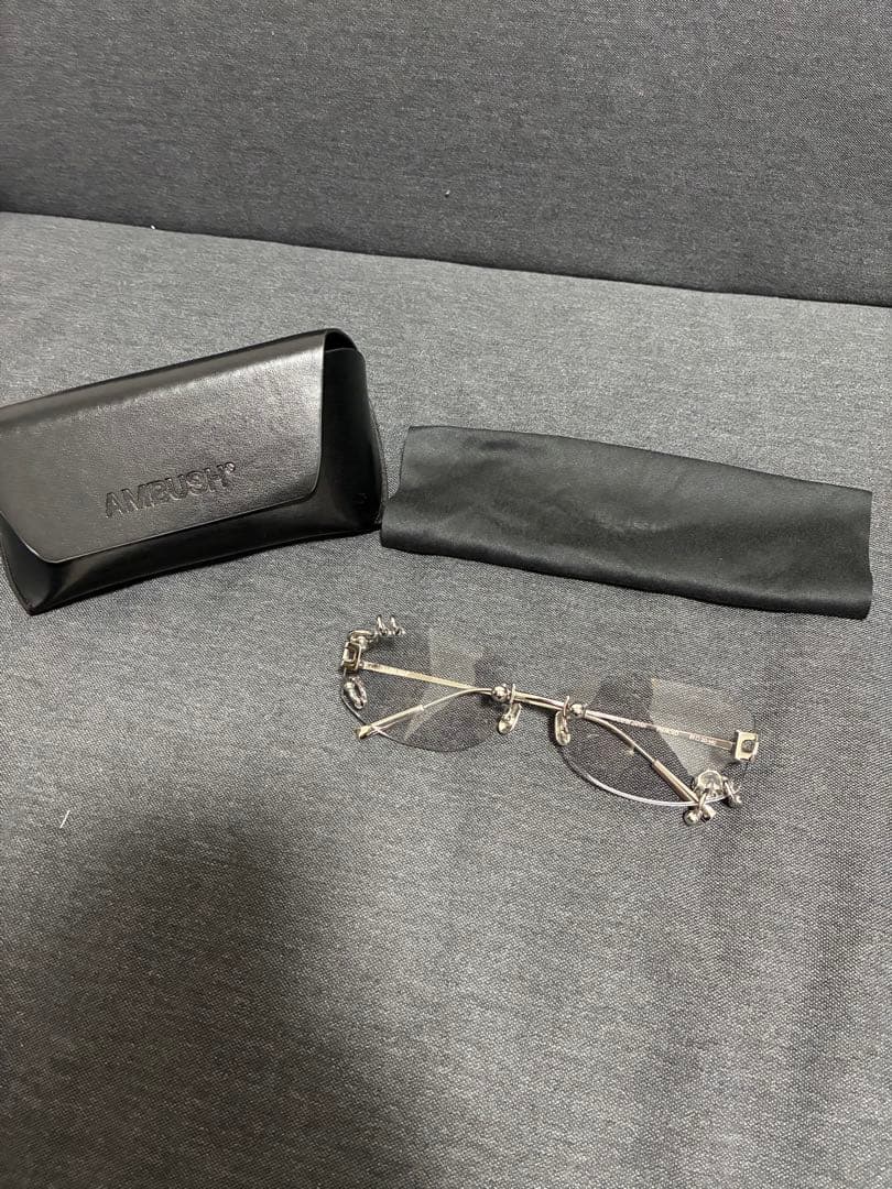 AMBUSHピアス サングラス