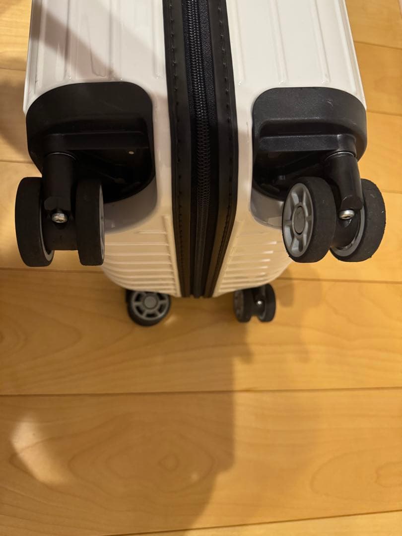 RIMOWAリモワ サルサ エアー 4輪　機内持ち込み　美品 ギャランティあり