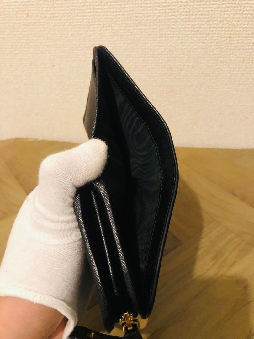 PRADA ブラックレザー 三つ折り財布 ICチップ(RFID)搭載