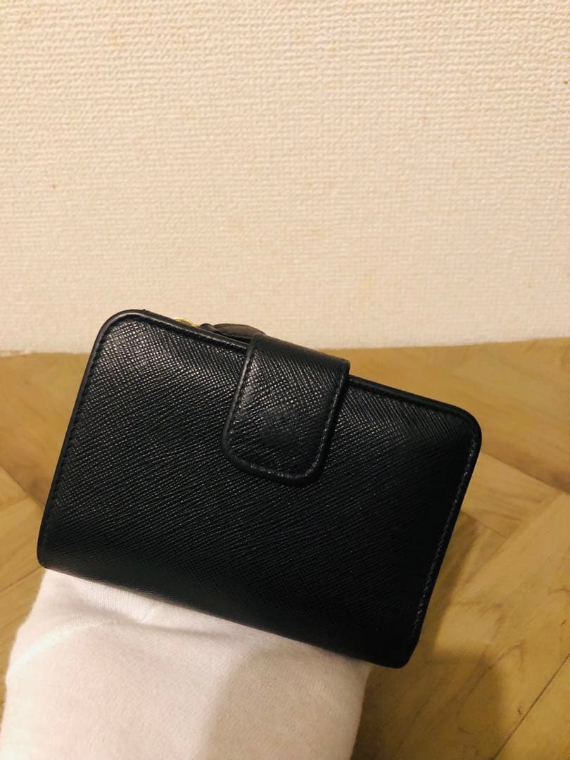 PRADA ブラックレザー 三つ折り財布 ICチップ(RFID)搭載