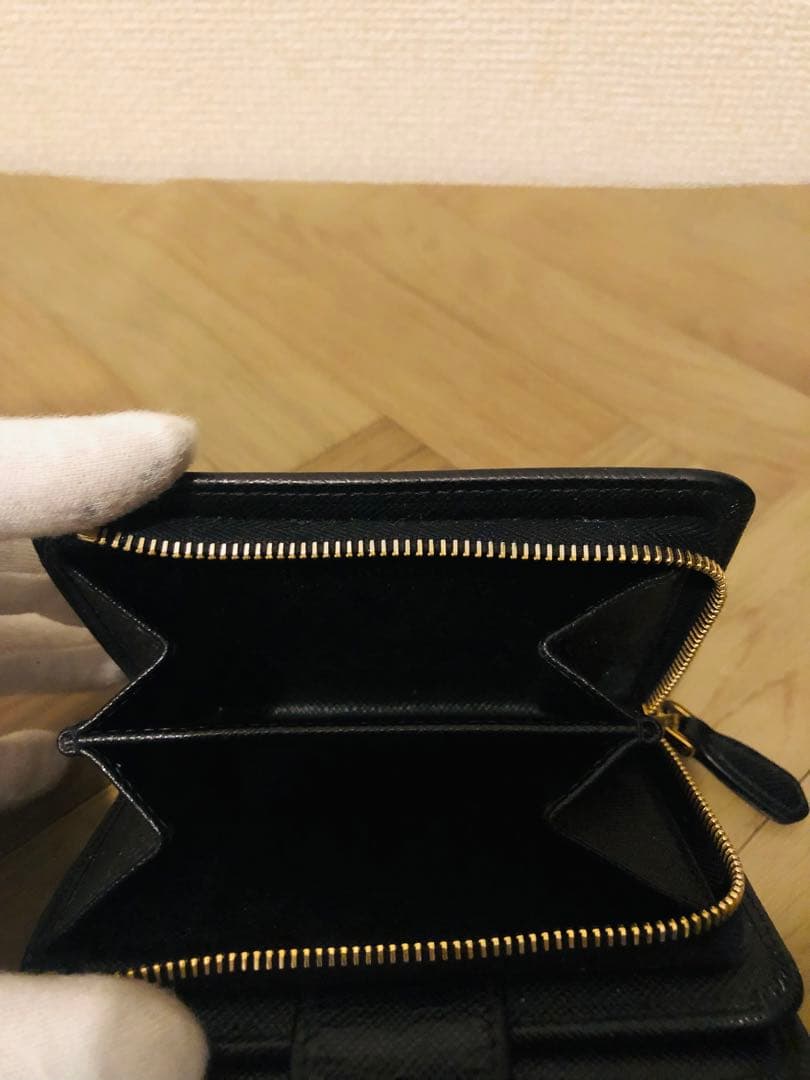 PRADA ブラックレザー 三つ折り財布 ICチップ(RFID)搭載