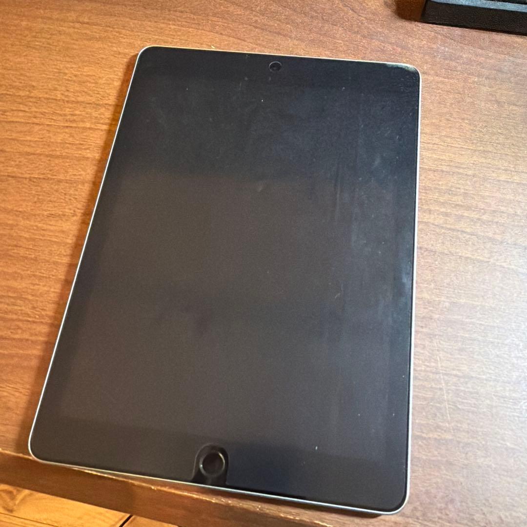 Apple iPad 第6世代　128GB バッテリー94%