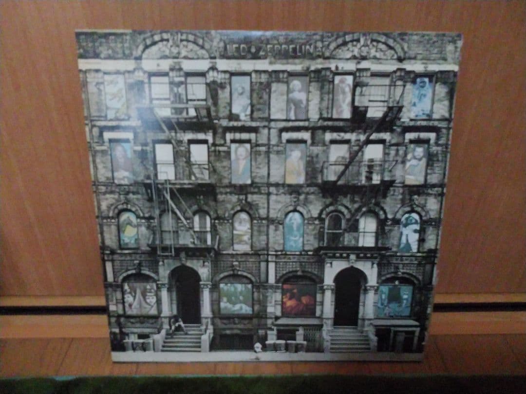 LED ZEPPELIN．PHYSIICAL GRAFFITI．