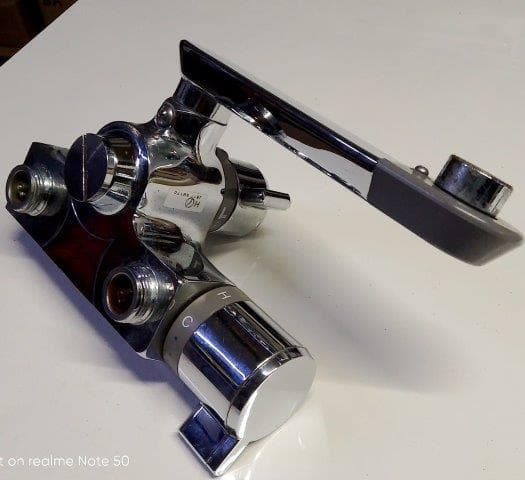 REMOTEX.浴室壁付けサーモスタット式混合栓 KM170。中古品。