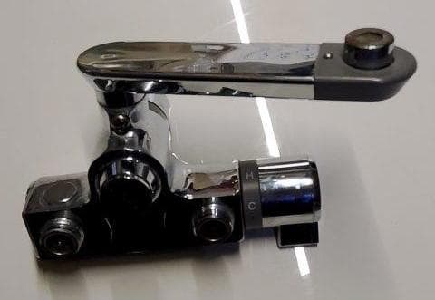 REMOTEX.浴室壁付けサーモスタット式混合栓 KM170。中古品。