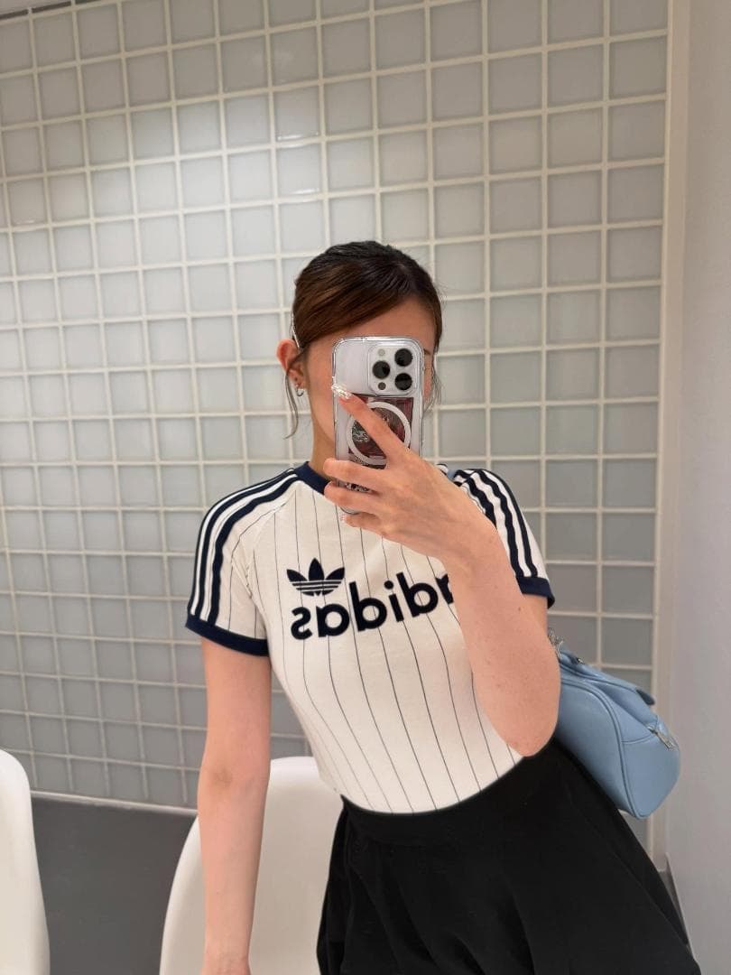 希少S☆アディダス リニア グラフィック カリTシャツ 白 夏コーデ 韓国