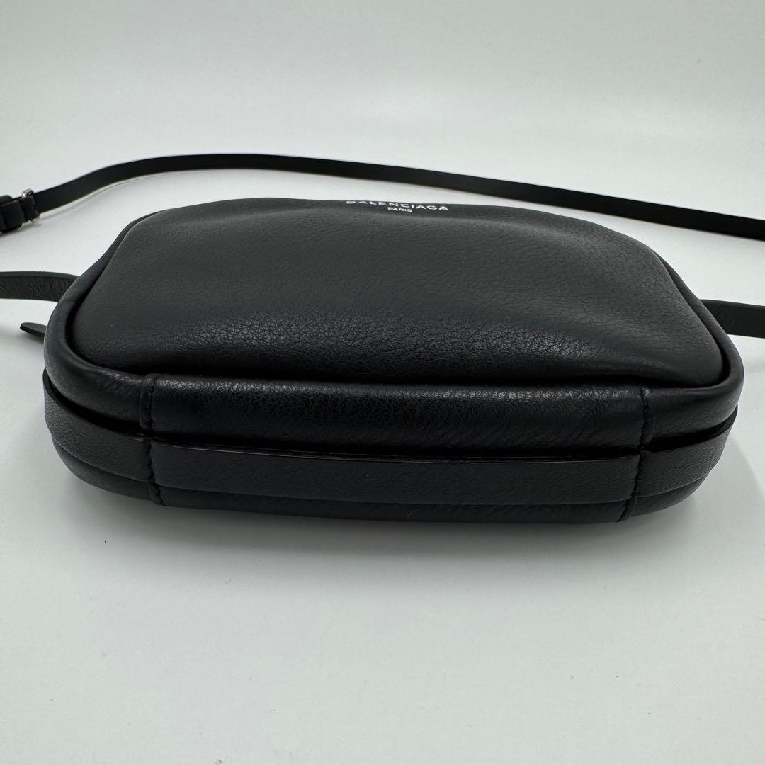 美品 バレンシアガ エブリディ XS クロスショルダーバッグ 斜め掛け W18