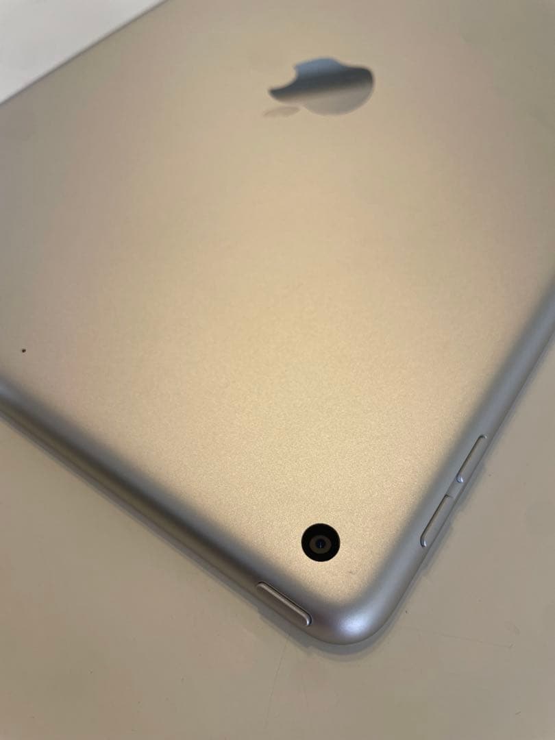 た*き様 iPad 10.2インチ 第9世代 Wi-Fi 64GB MK2L3J