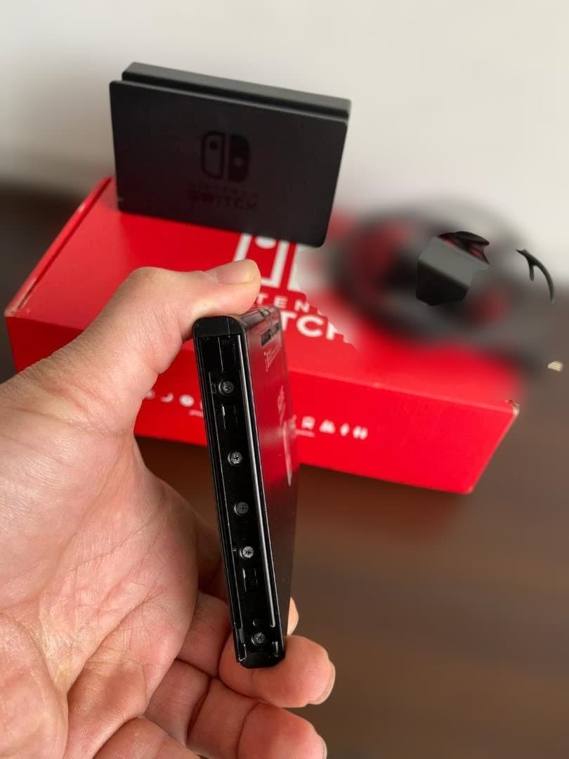 Nintendo Switch 本体 + ケース