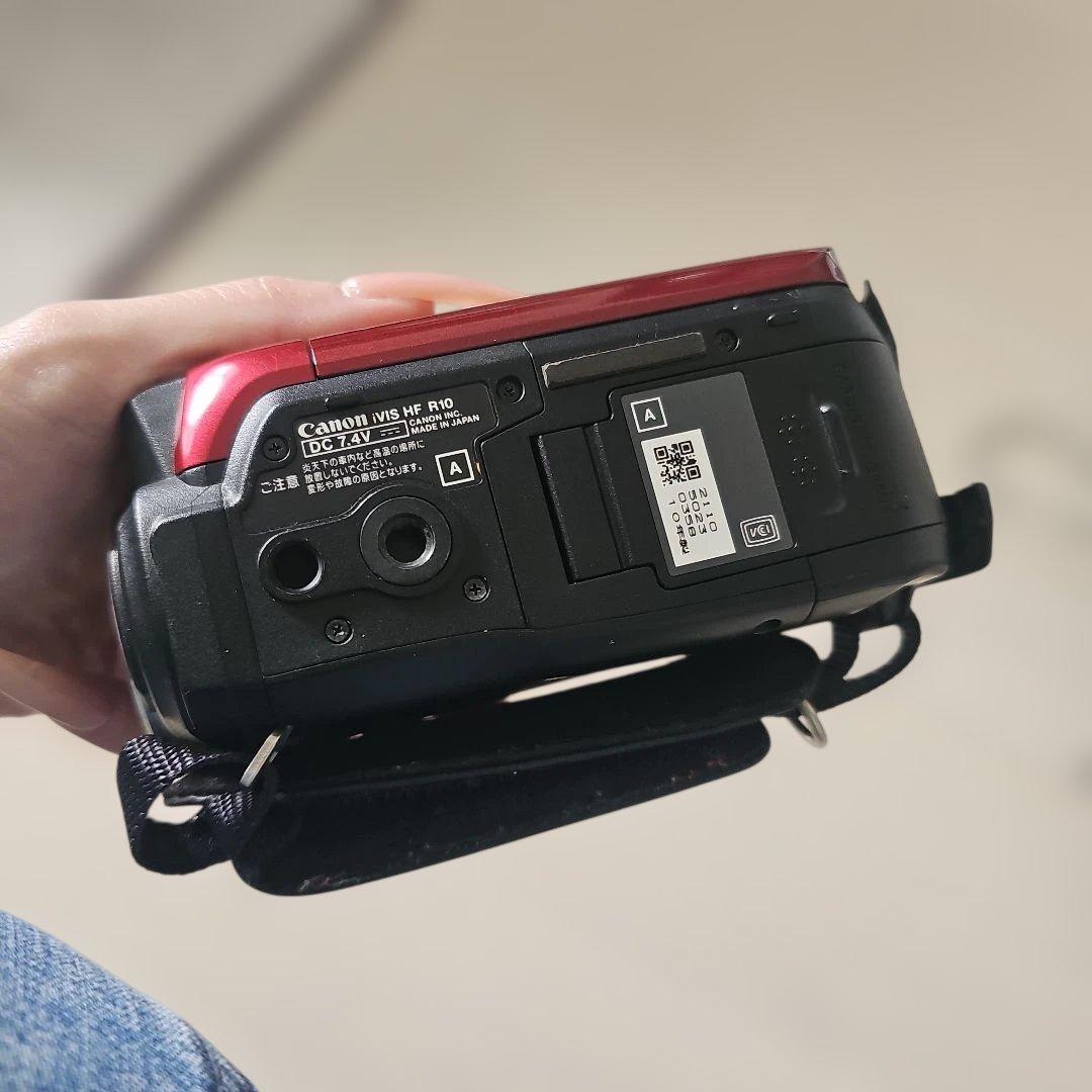 ▽CANON　ビデオカメラ　iVIS HFR10　ボルドー　大幅値下げしました。