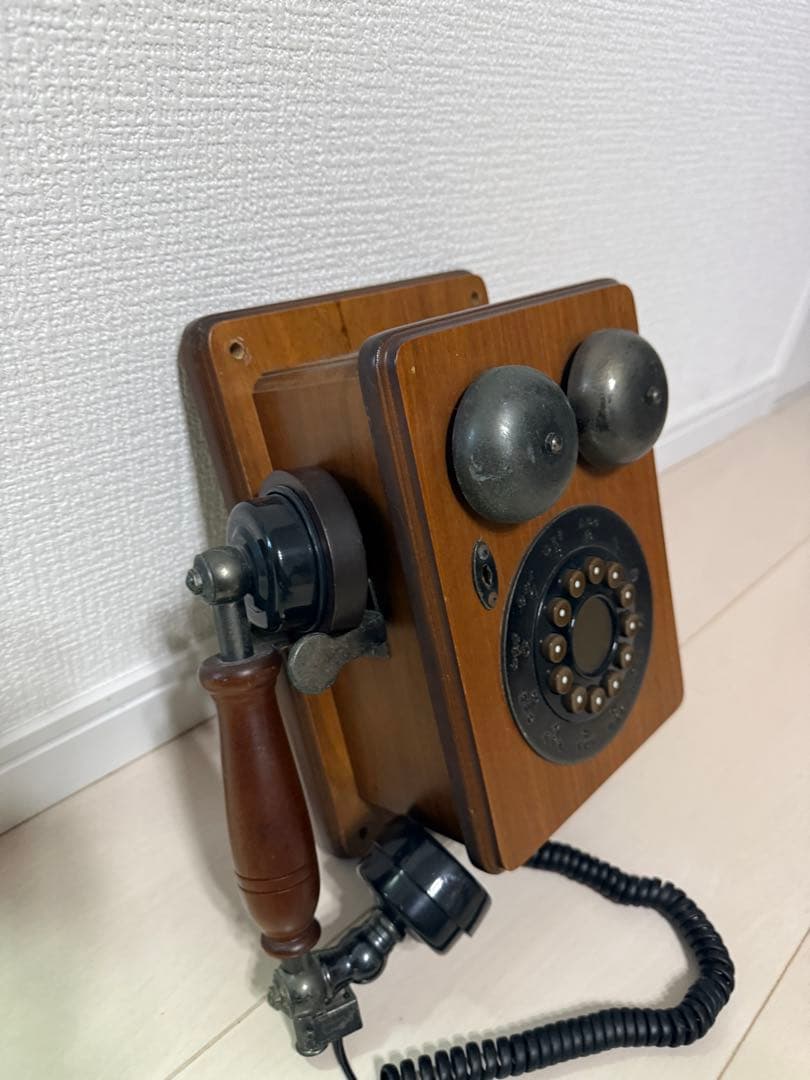 アンティーク ダイヤル式電話 木製※通話はできません。