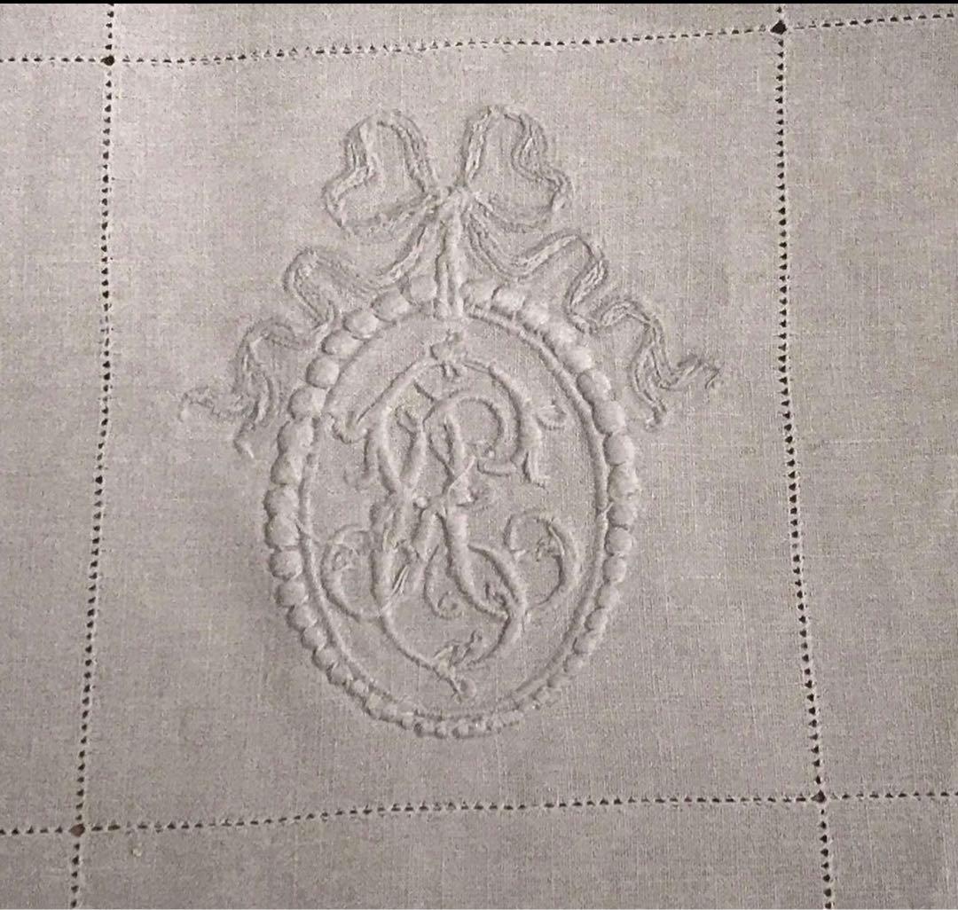フランス　モノグラム　リボン　ドローンワーク刺繍　リネン　クロス　ナプキン