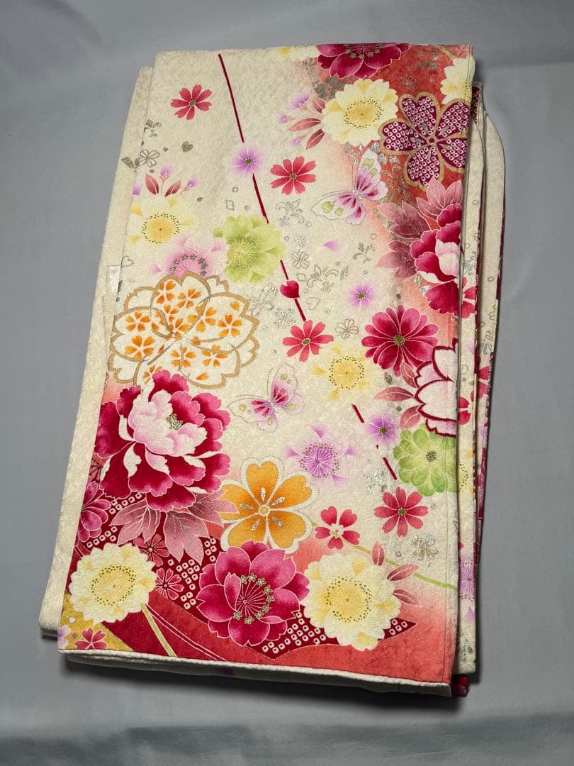 [美品] 単品　振袖　正絹　白練色　銀通し　高身長　牡丹　桜　成人式　結婚式