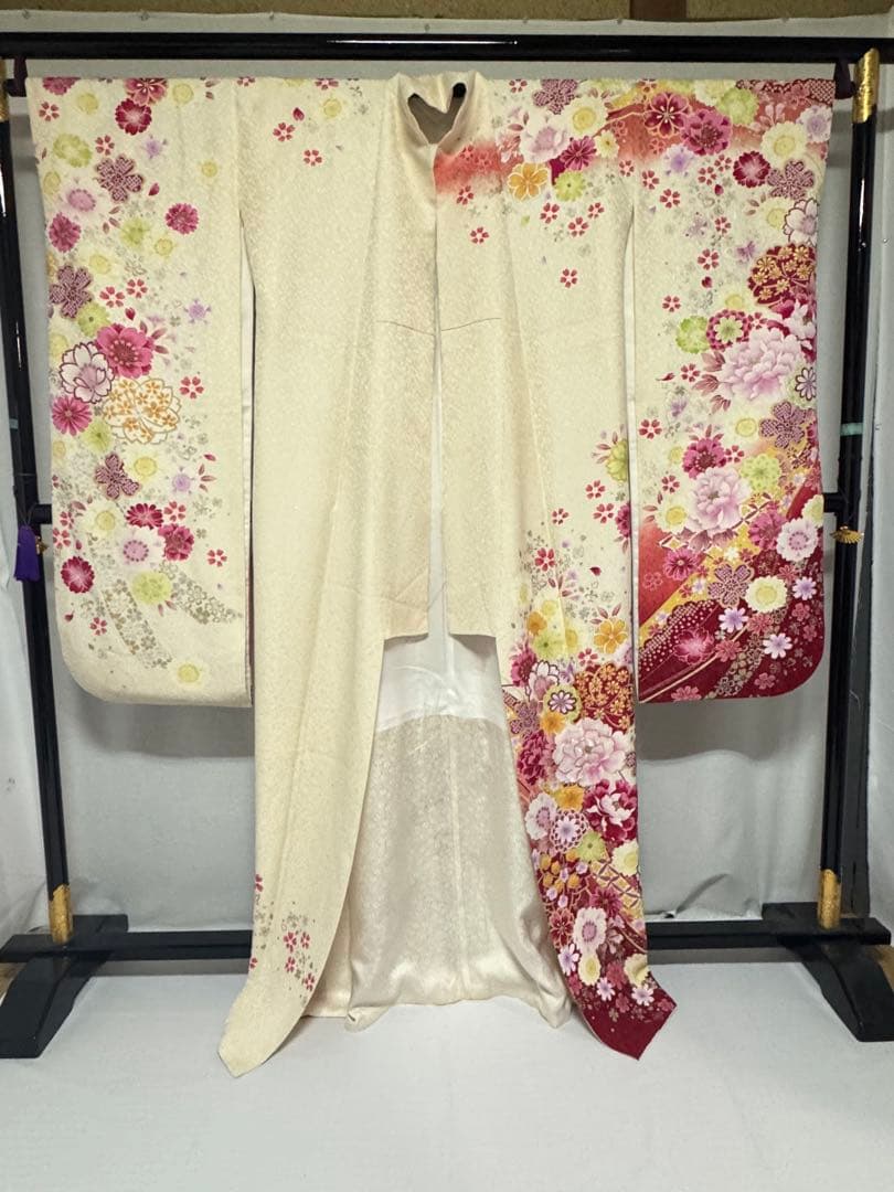 [美品] 単品　振袖　正絹　白練色　銀通し　高身長　牡丹　桜　成人式　結婚式