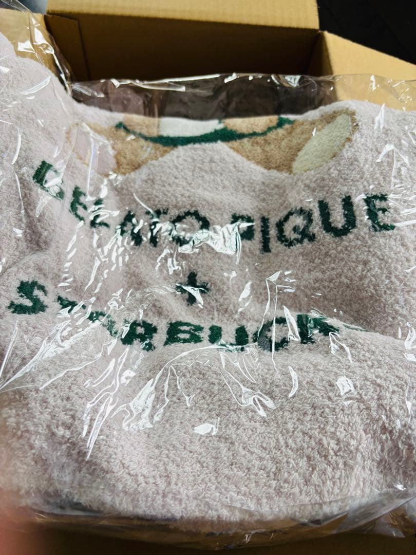 ジェラートピケスタバ　コラボ　gelato pique × STARBUCKS