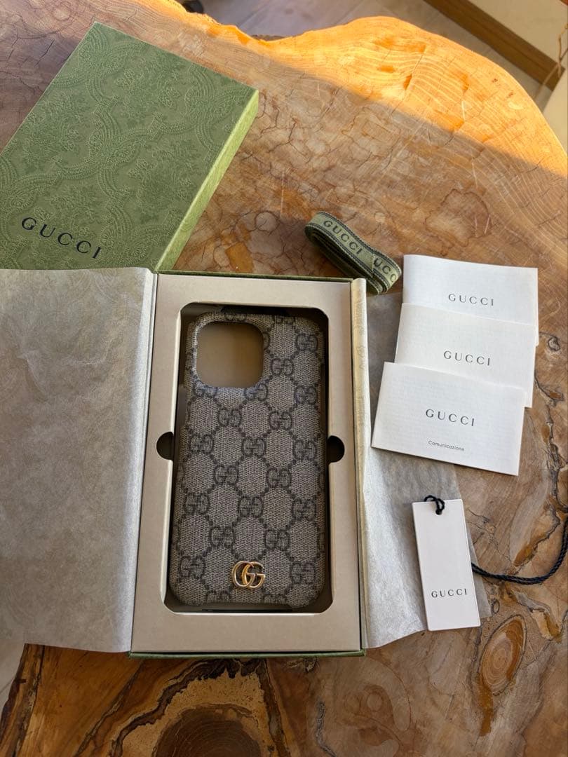 GUCCI スマホケース　iPhone15 pro max