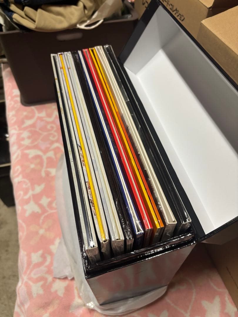The Beatles レコードボックス 未開封と盾とプレート５枚
