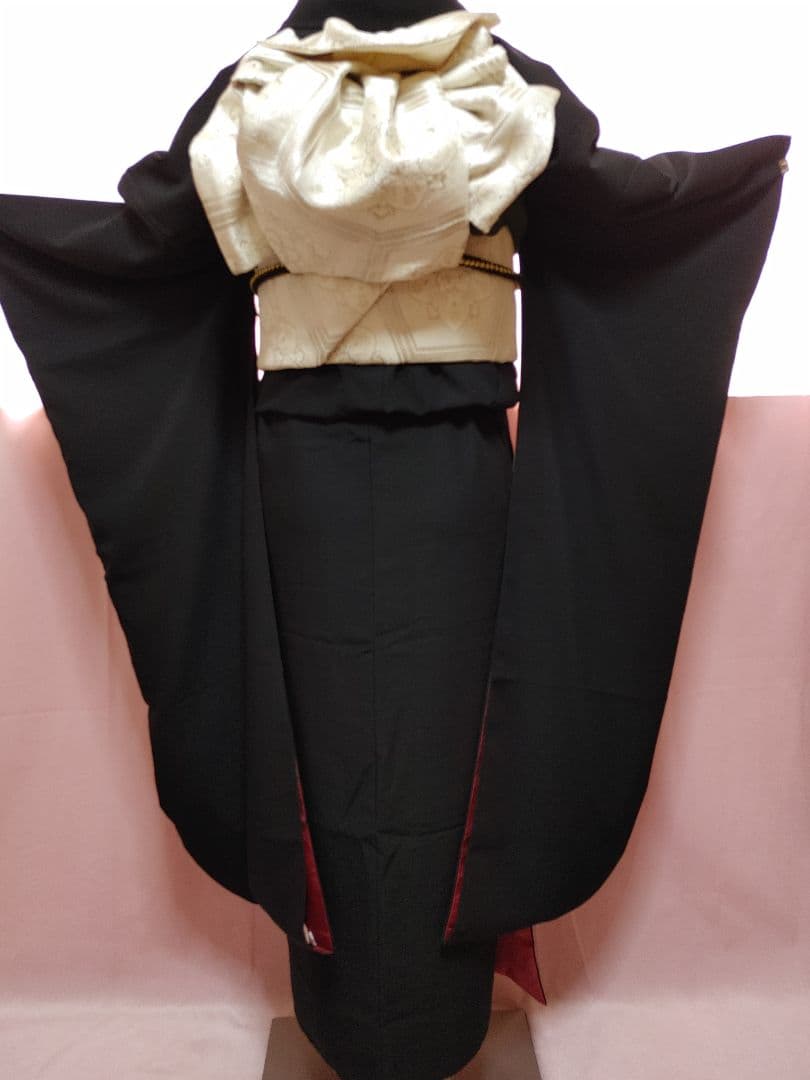 高級化繊振袖(黒　椿)　袋帯　帯揚げ(新品)　帯締め　セット