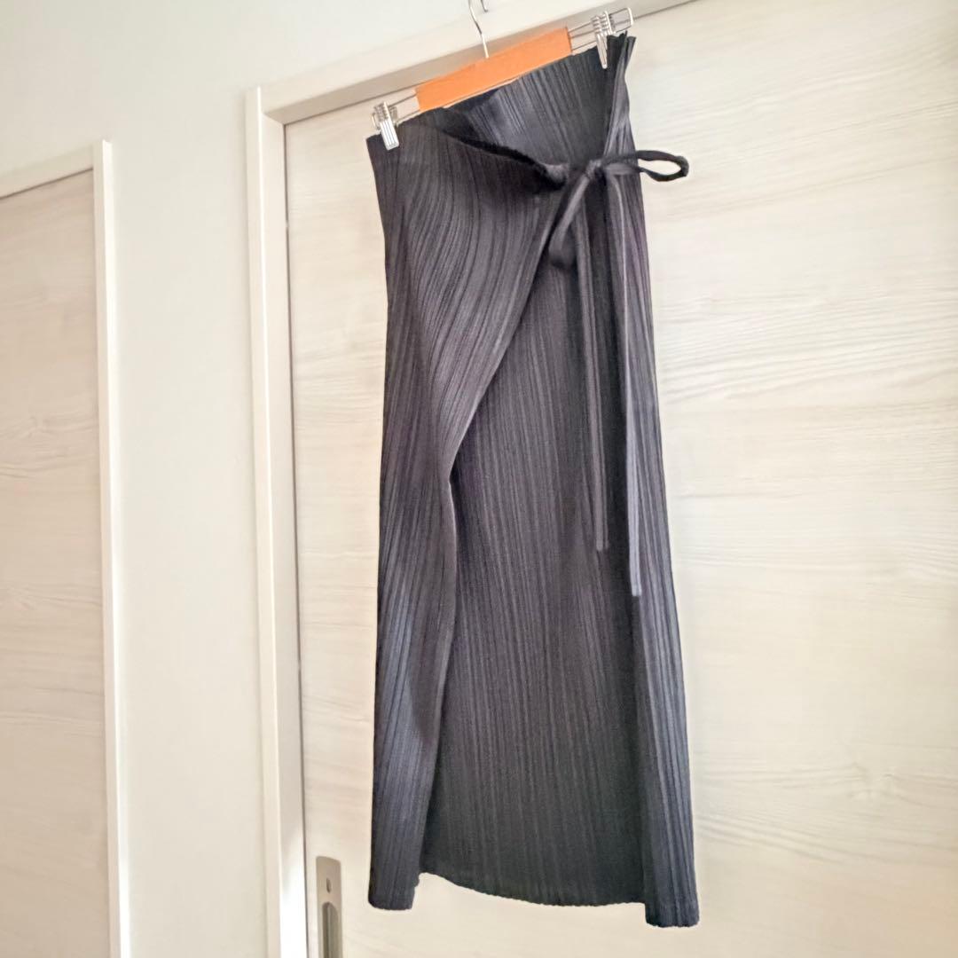 プリーツプリーズ　巻きスカート　ブラック　美品