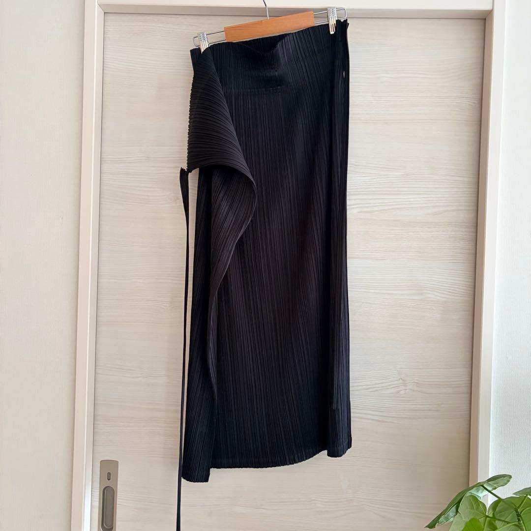 プリーツプリーズ　巻きスカート　ブラック　美品