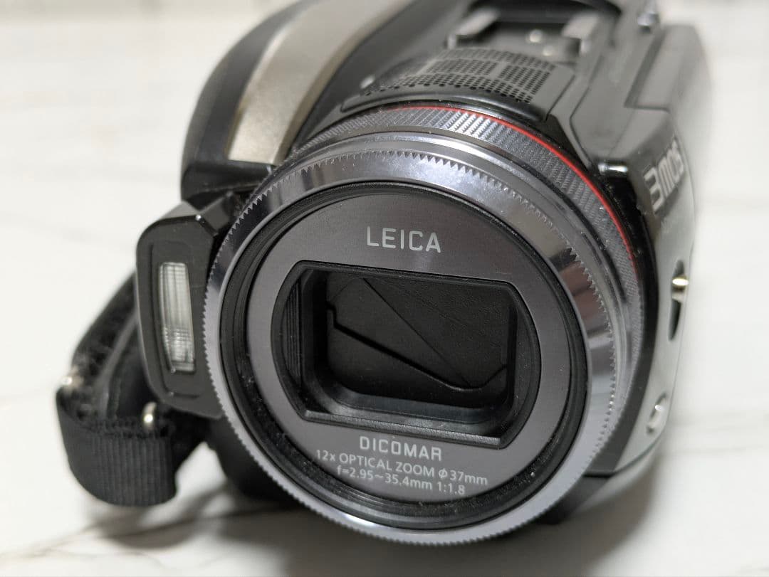 Panasonic　HDC-HS100　HDD内蔵 60GB