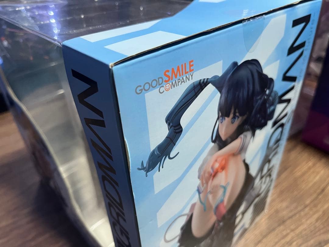 グッドスマイルカンパニー　宝多六花　1/7スケールフィギュア