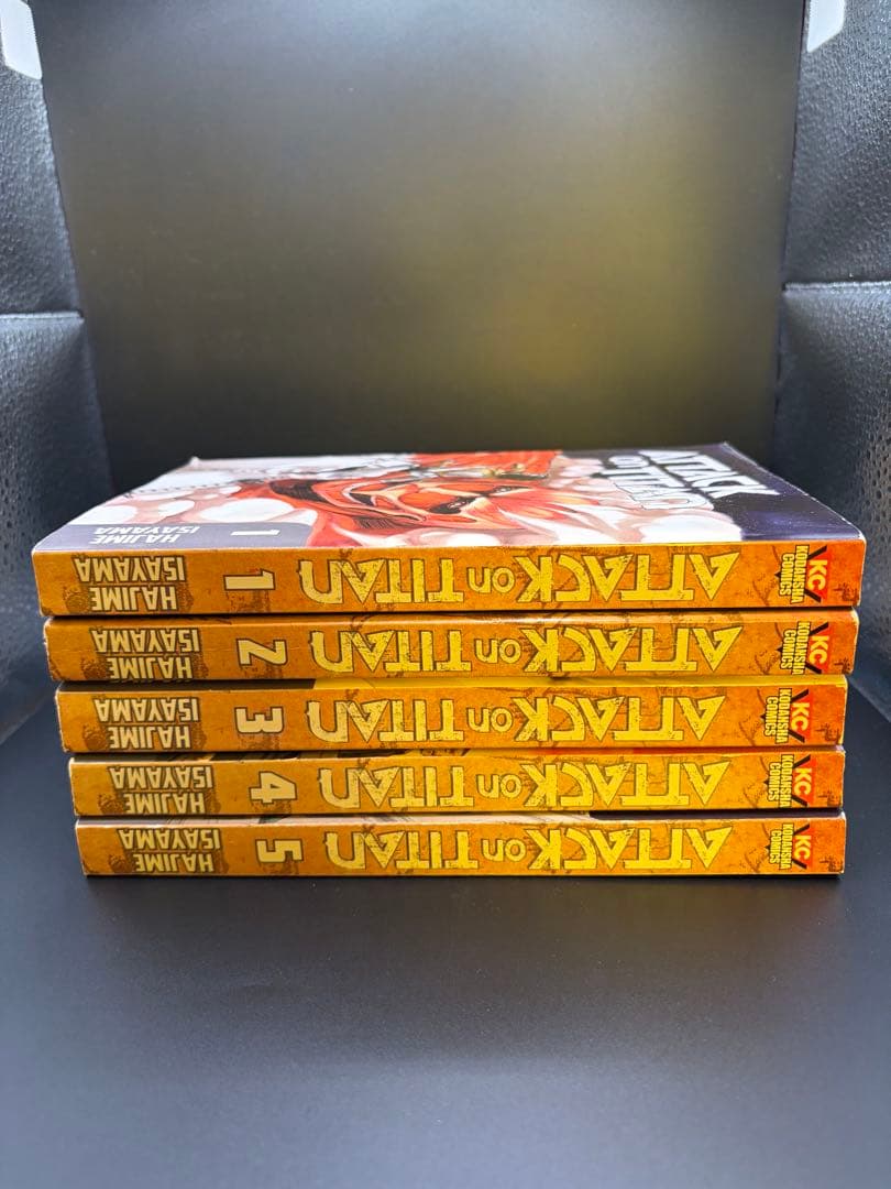 【定価約9,000円】新品未使用 英語版 進撃の巨人 1-5巻 セット