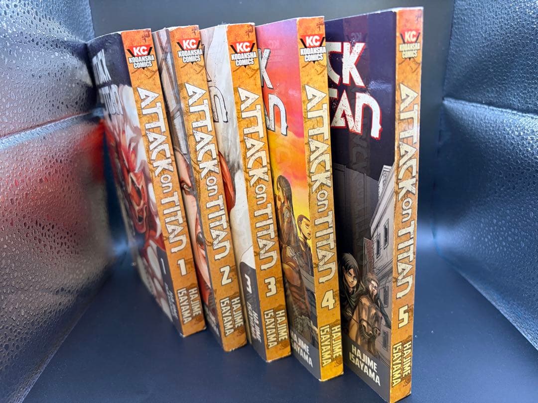 【定価約9,000円】新品未使用 英語版 進撃の巨人 1-5巻 セット