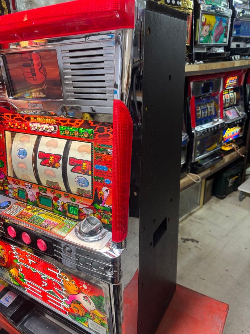 パチスロ4号機 Sammy 猛獣王