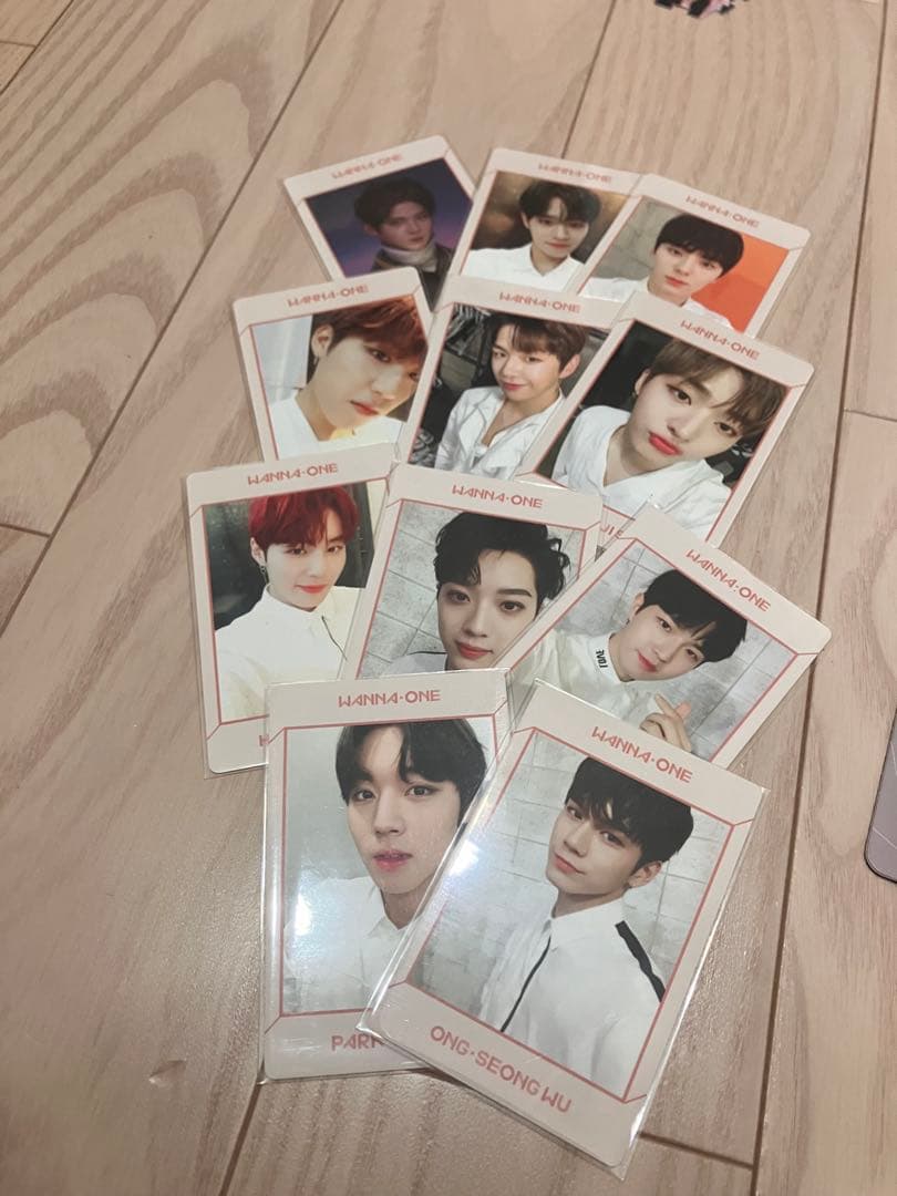 Wanna One CDアルバムセットと特典