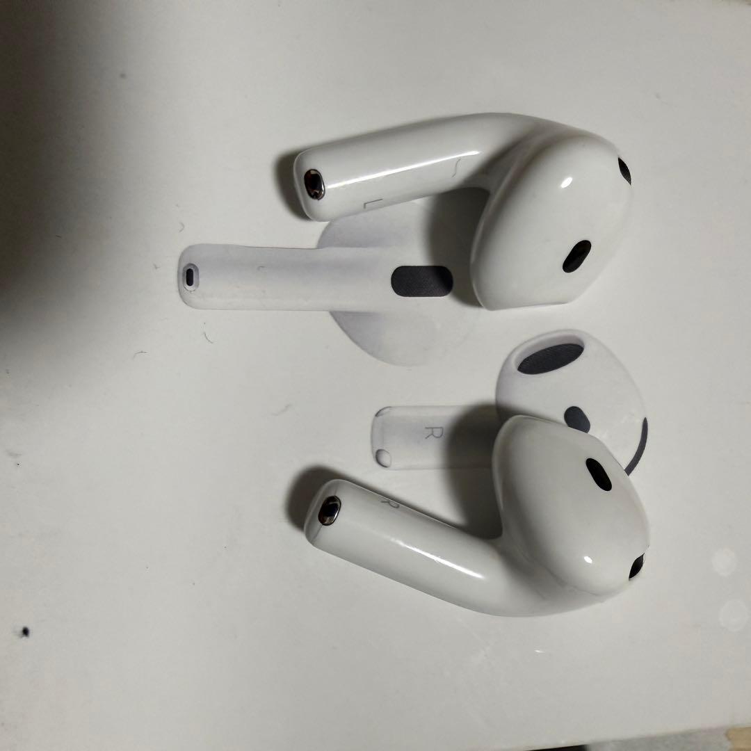 m*a様 AirPods 4 ノイズキャンセリング エアポッズ