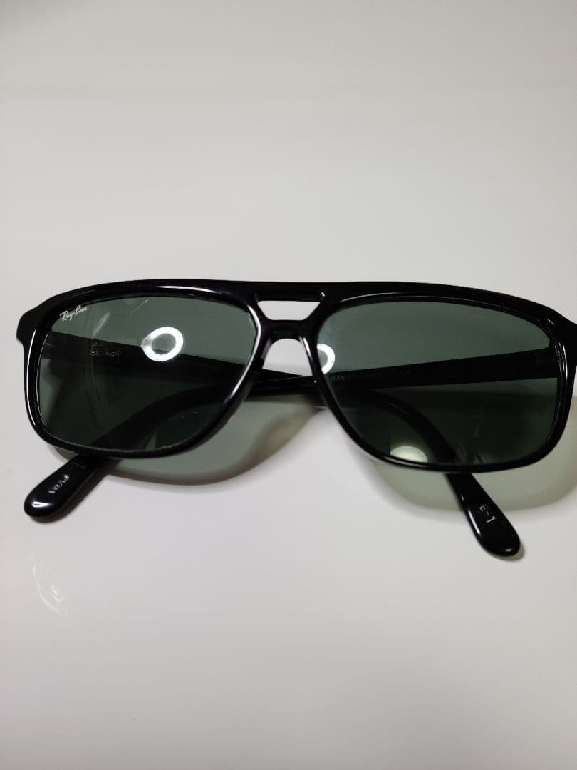 【美品】Ray-Ban ブラックサングラス ケース付き