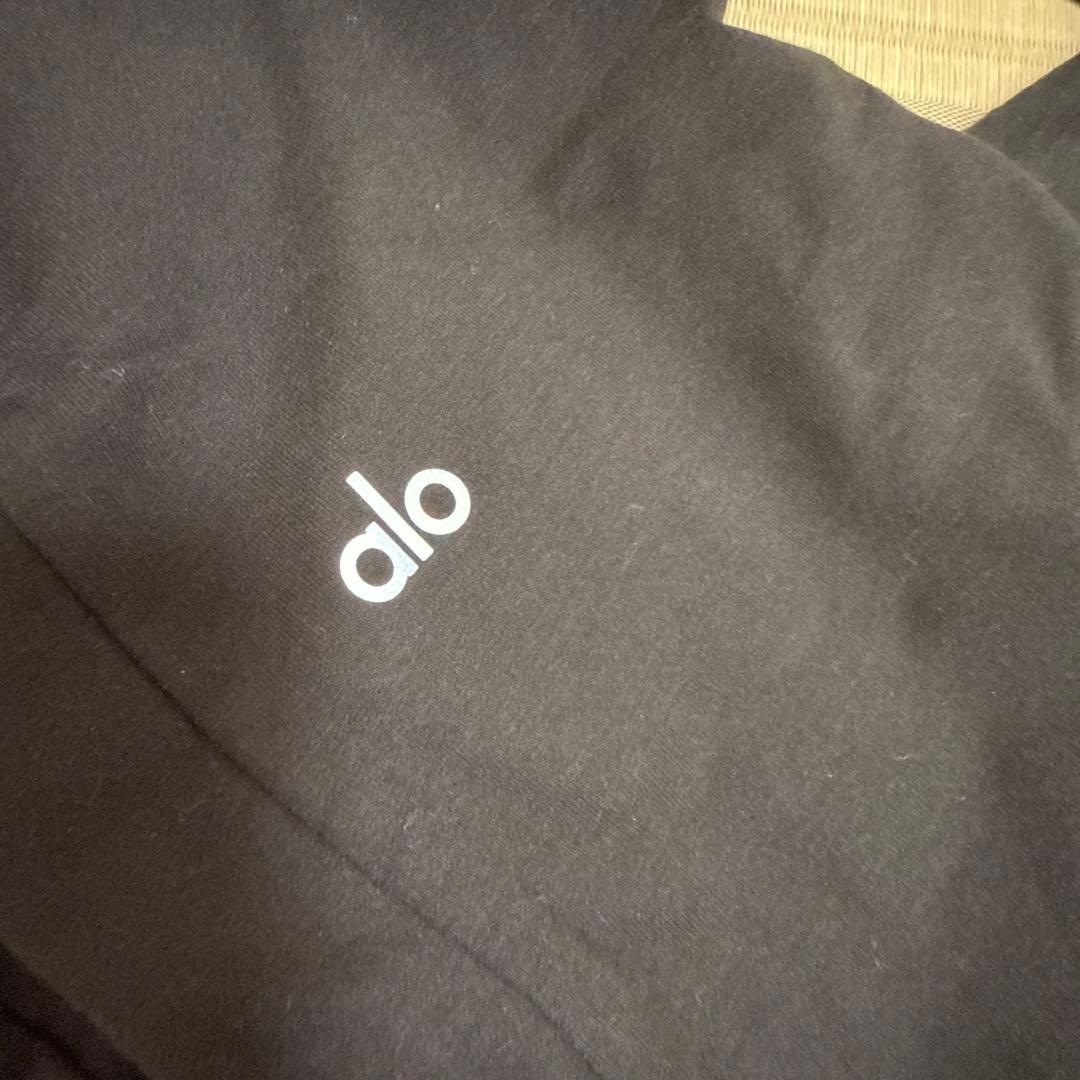 新品タグ付きalo yoga スウェイ ブーツカット スウェットパンツ