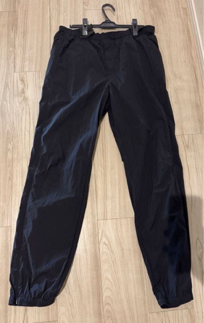【美品】Y-3（ワイスリー）ブラックナイロンパンツ