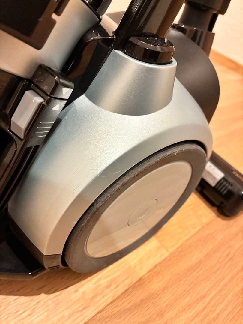 TOSHIBA 東芝　トルネオ　サイクロン式掃除機　VC-S520